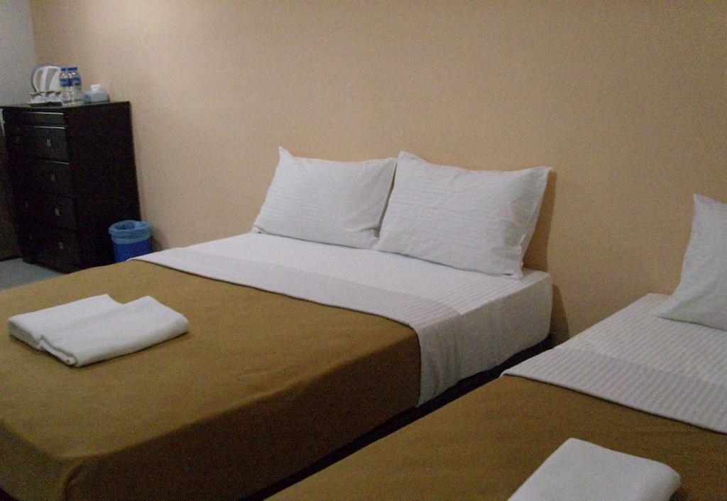 Hotel T *
